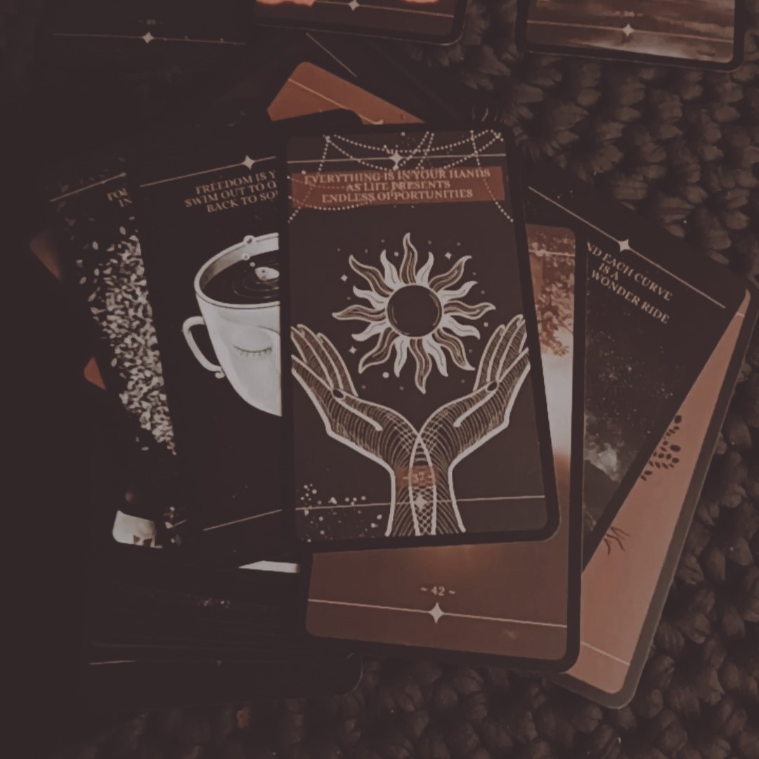 create and design your own oracle tarot card deck